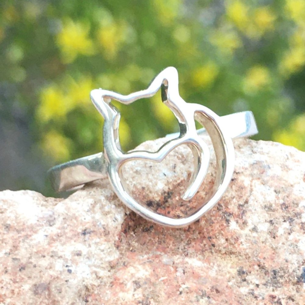 Sterling Silver .925 Cat Ring Lightweight Fun & Elegant Size 7 or 8